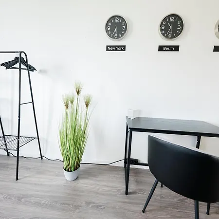 Design Penthouse - 4Sz - 2Baeder - Whirlpool - 2 Parkplaetze - Dachterrasse Apartment Karlsruhe Exterior photo
