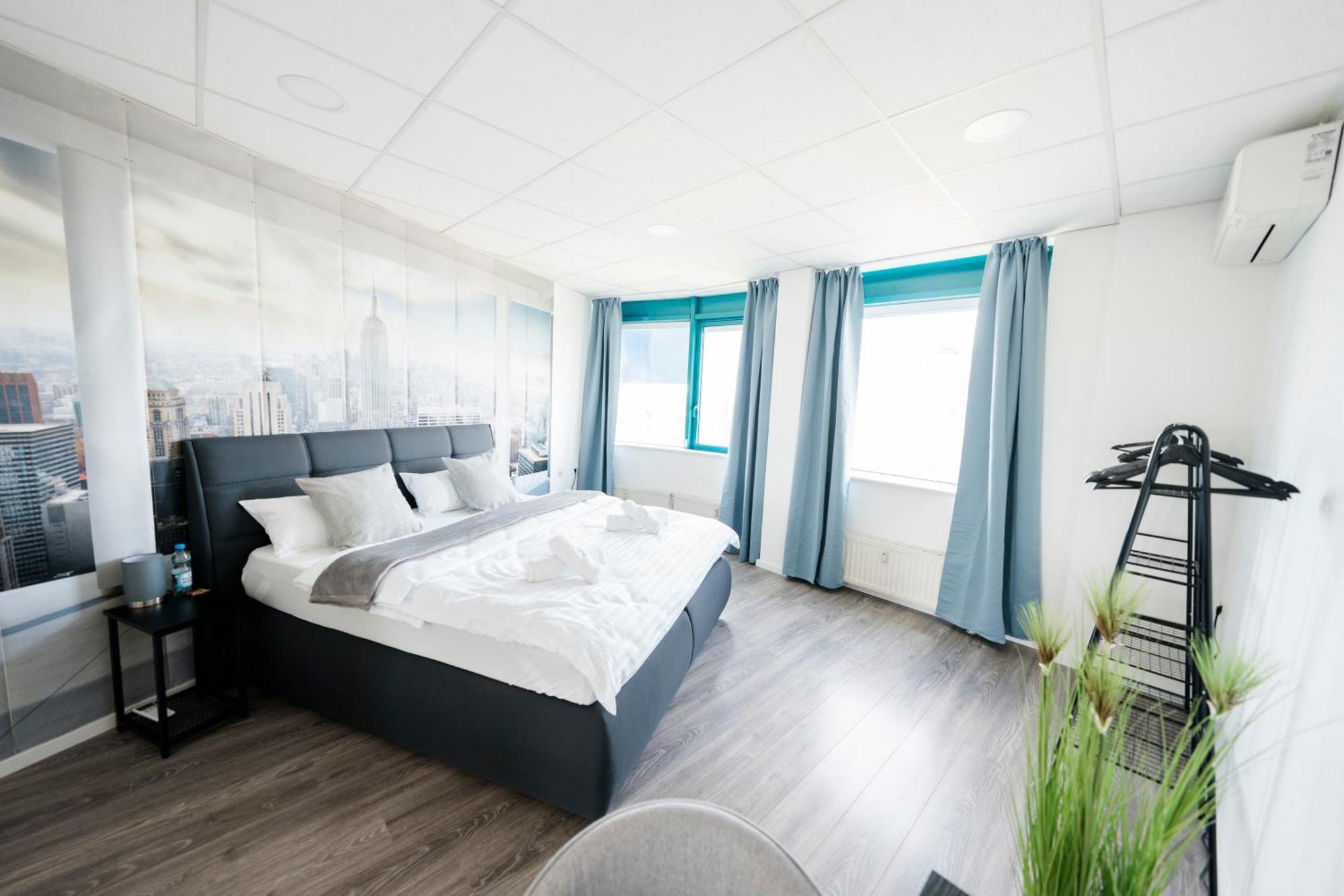 Design Penthouse - 4sz - 2baeder - Whirlpool - 2 Parkplaetze - Dachterrasse