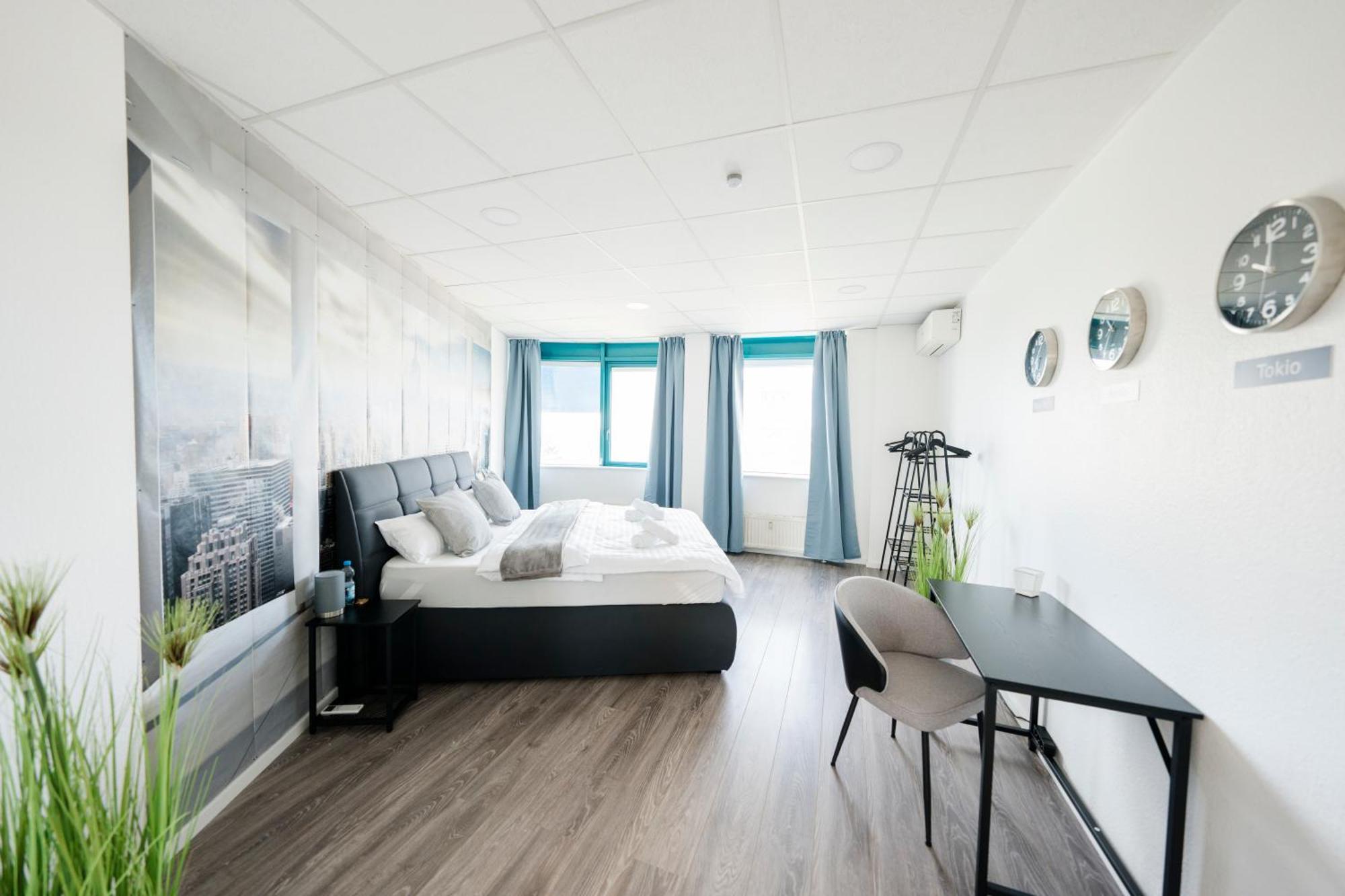 Apartment Design Penthouse - 4sz - 2baeder - Whirlpool - 2 Parkplaetze - Dachterrasse *