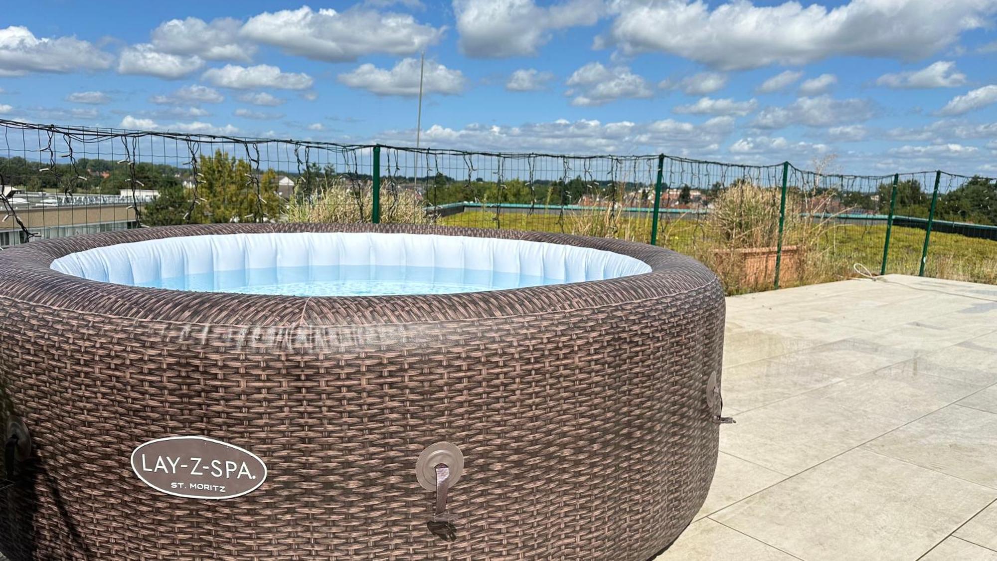 Apartment Design Penthouse - 4sz - 2baeder - Whirlpool - 2 Parkplaetze - Dachterrasse Karlsruhe