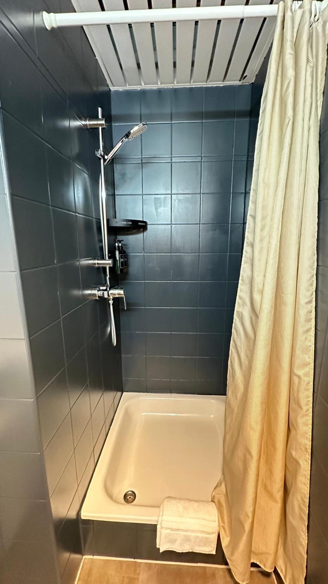 Design Penthouse - 4sz - 2baeder - Whirlpool - 2 Parkplaetze - Dachterrasse * Karlsruhe