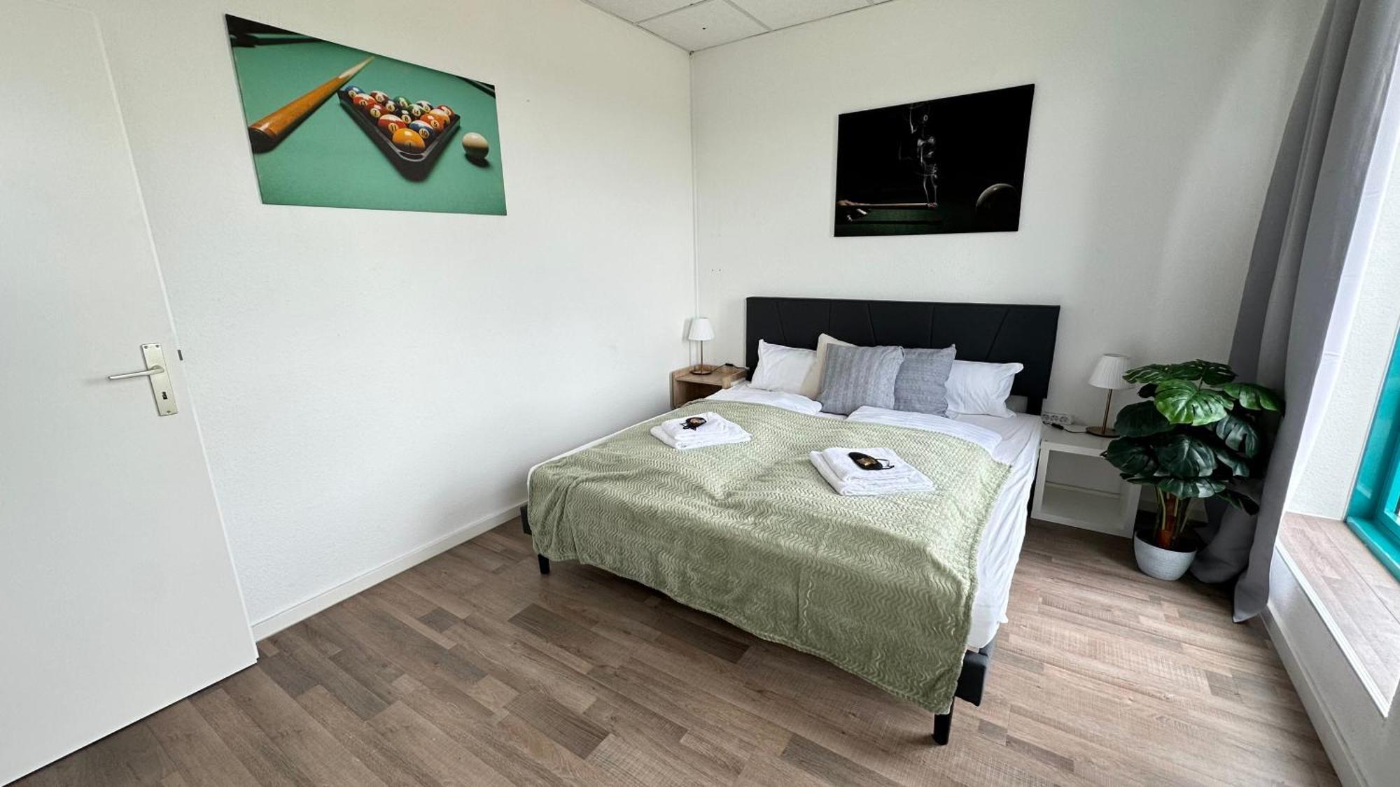 Apartment Design Penthouse - 4sz - 2baeder - Whirlpool - 2 Parkplaetze - Dachterrasse