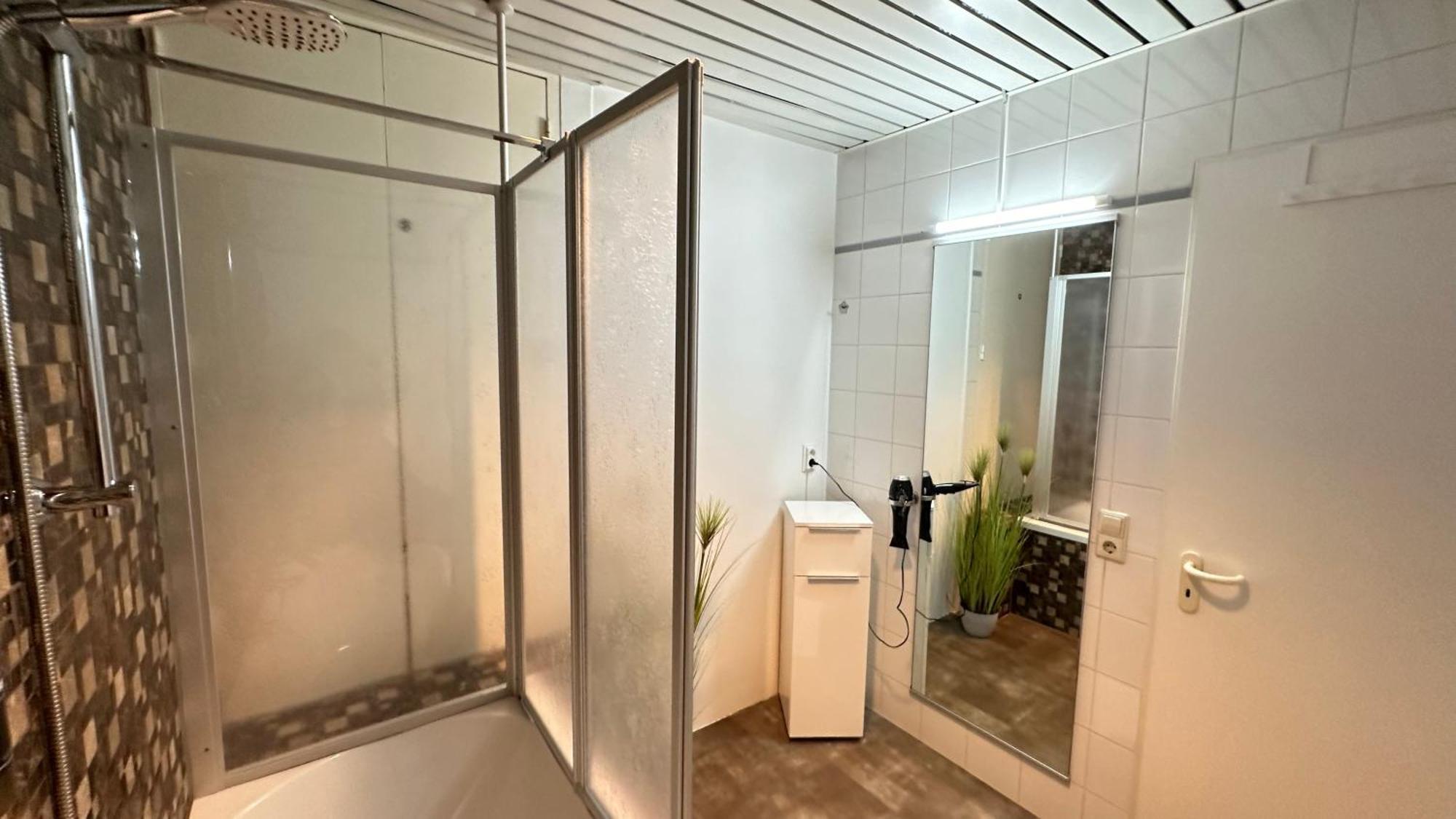 Design Penthouse - 4sz - 2baeder - Whirlpool - 2 Parkplaetze - Dachterrasse *